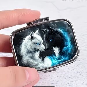 🆕️💊 🐺WOLVES PORTABLE METAL PILL BOX ORGANIZER WITH MIRROR 🐺💊